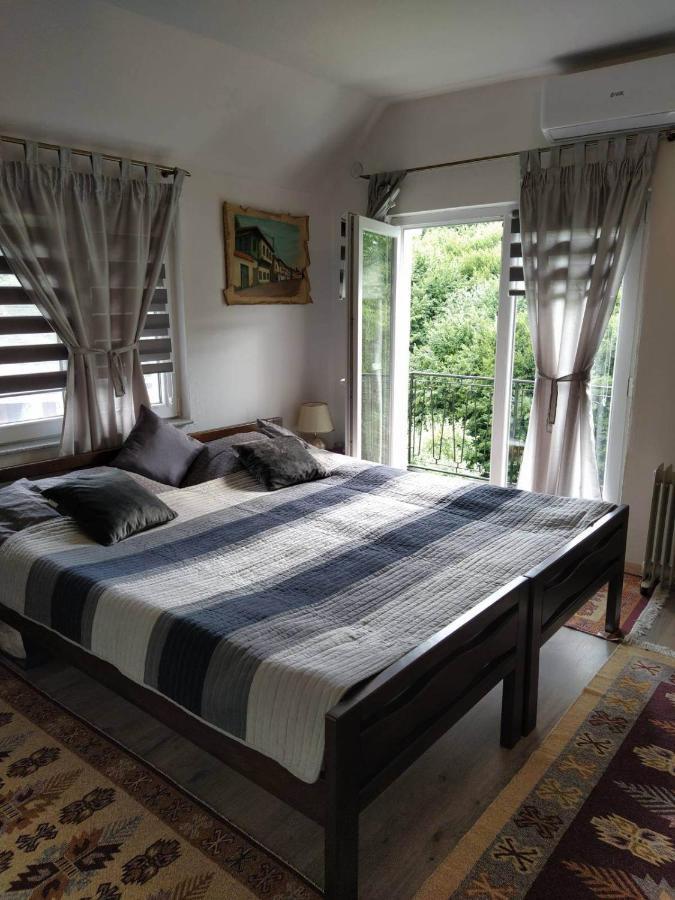 Guest House Bee Вісоко Екстер'єр фото