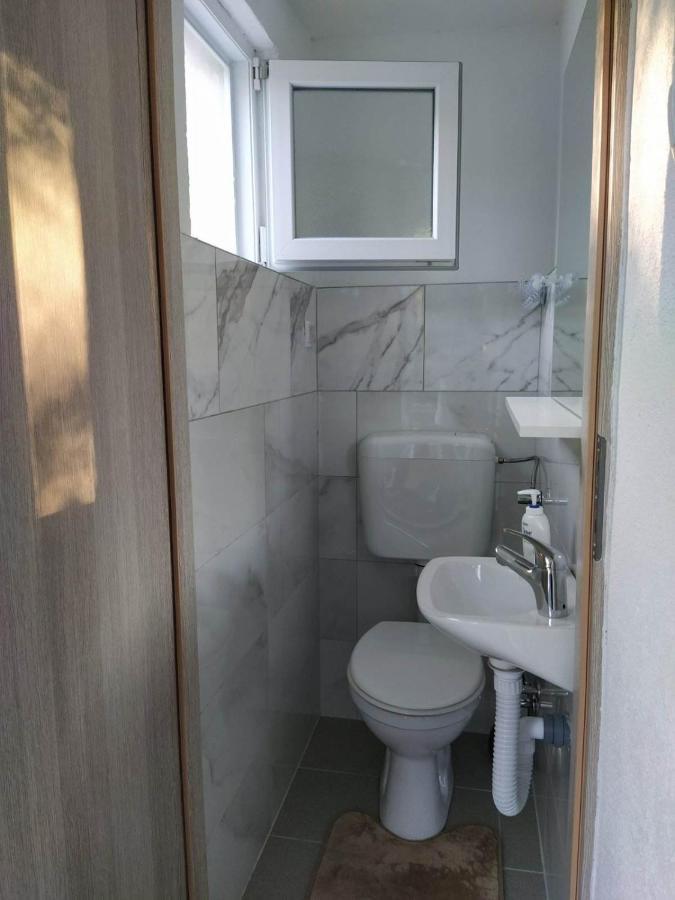 Guest House Bee Вісоко Екстер'єр фото